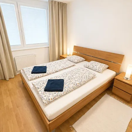 Karlove Ii Modern 2 With Private Free Parking, Ac And Easy Access 아파트 브라티슬라바